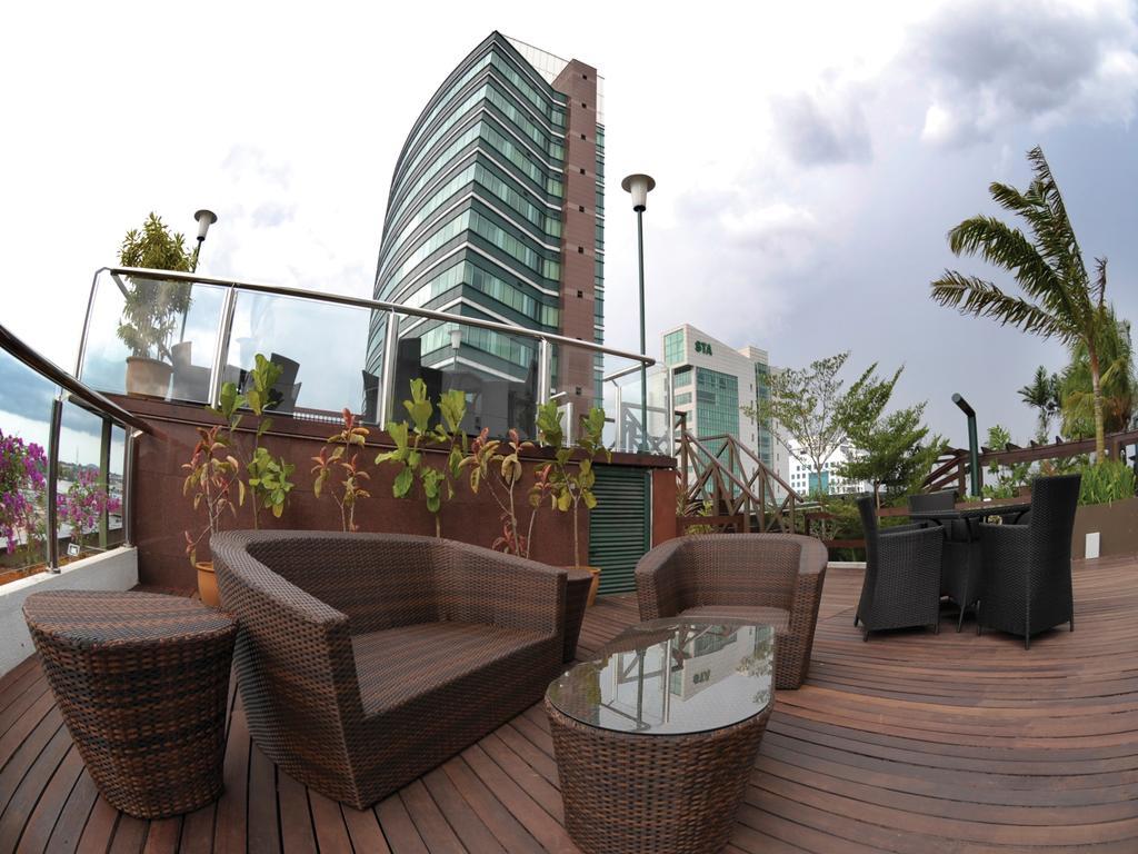 Hock Lee Hotel & Residences Kuching Exterior foto
